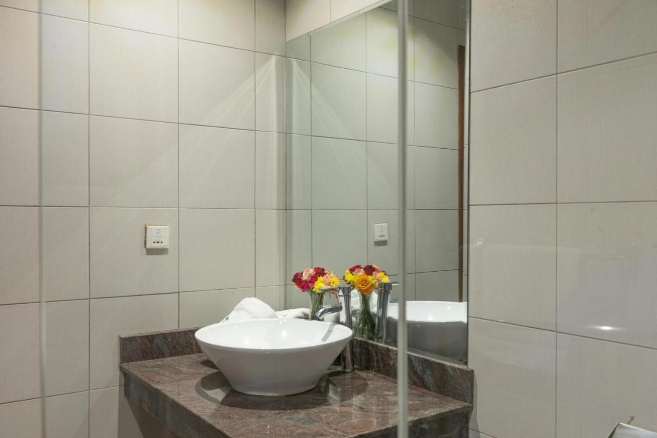 Tagore Apartments カンパラ エクステリア 写真